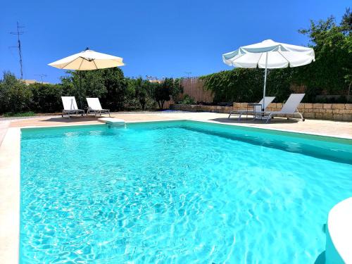 Violi Charaki House | Αngélique Pool garden apartment