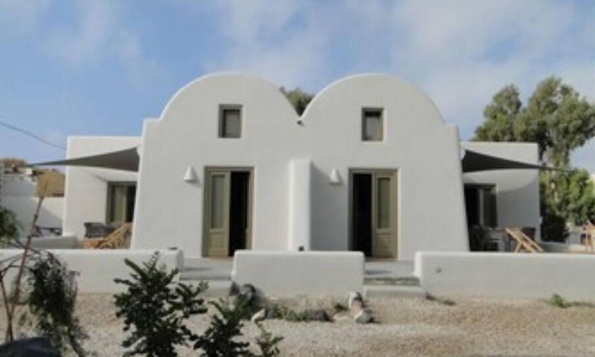 Perissa House | 10 meters from the Beach!