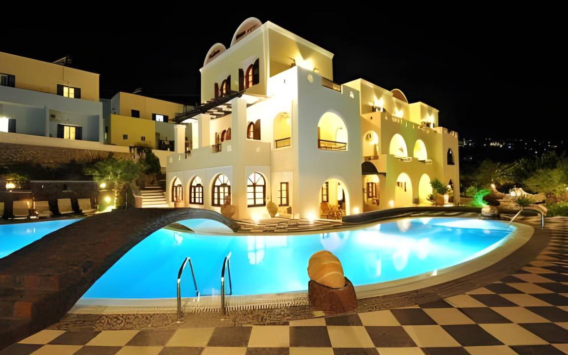 Fira Hotel | 38 m² Hotel ∙ 127 guests