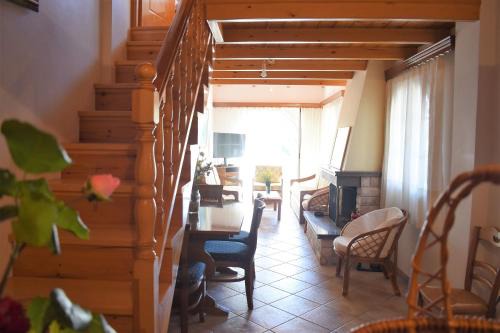 Pramanta House | 5 Vryses