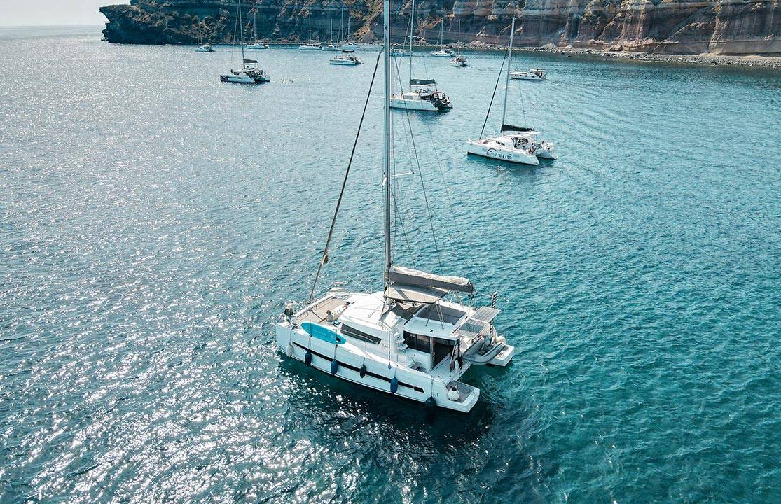 Vlychada Boat Rental | 65 m² Houseboat ∙ 4 bedrooms ∙ 8 guests