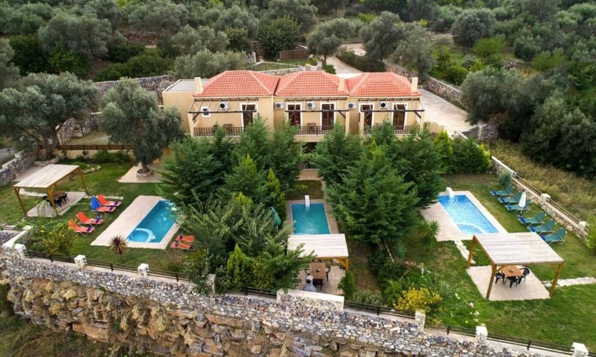 Geropotamos House | Accommodation for Large Groups