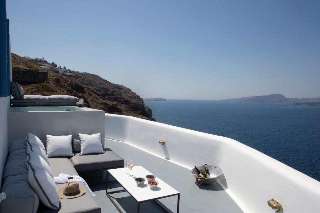 Akrotiri Villa | Akrotiri Cove