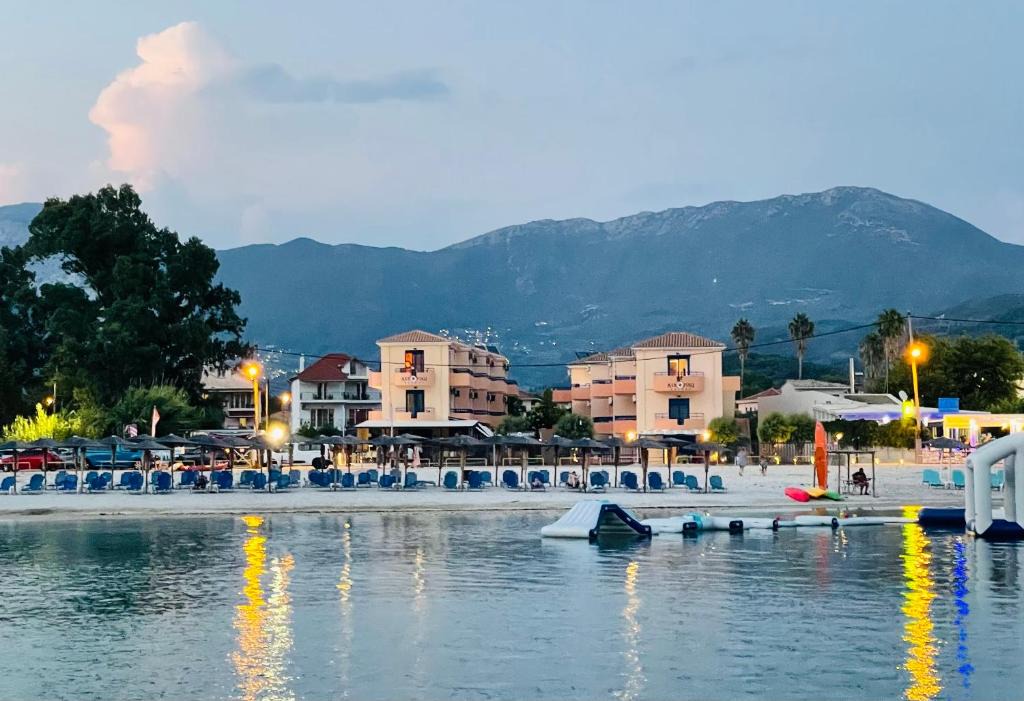 Vassiliki Hotel | Akroyiali Resort