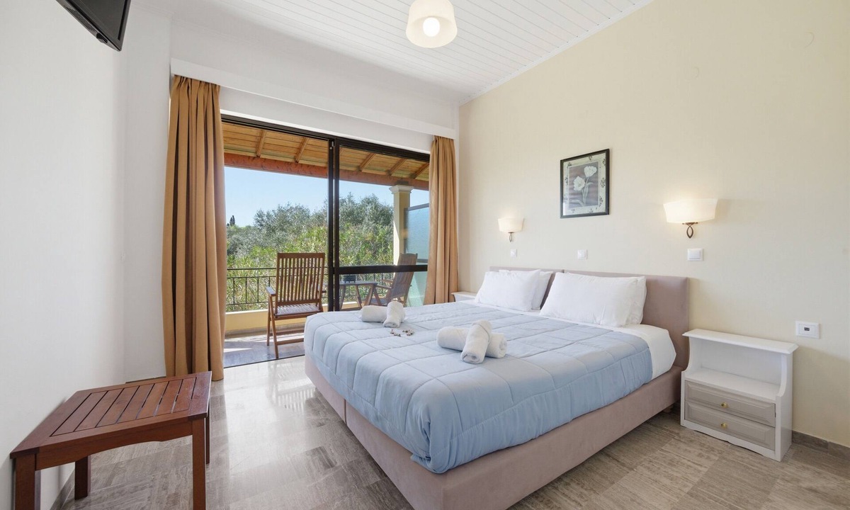 Lefkimmi Apartment | Alexandra Apartment 13 with Private Balcony & Wi-Fi