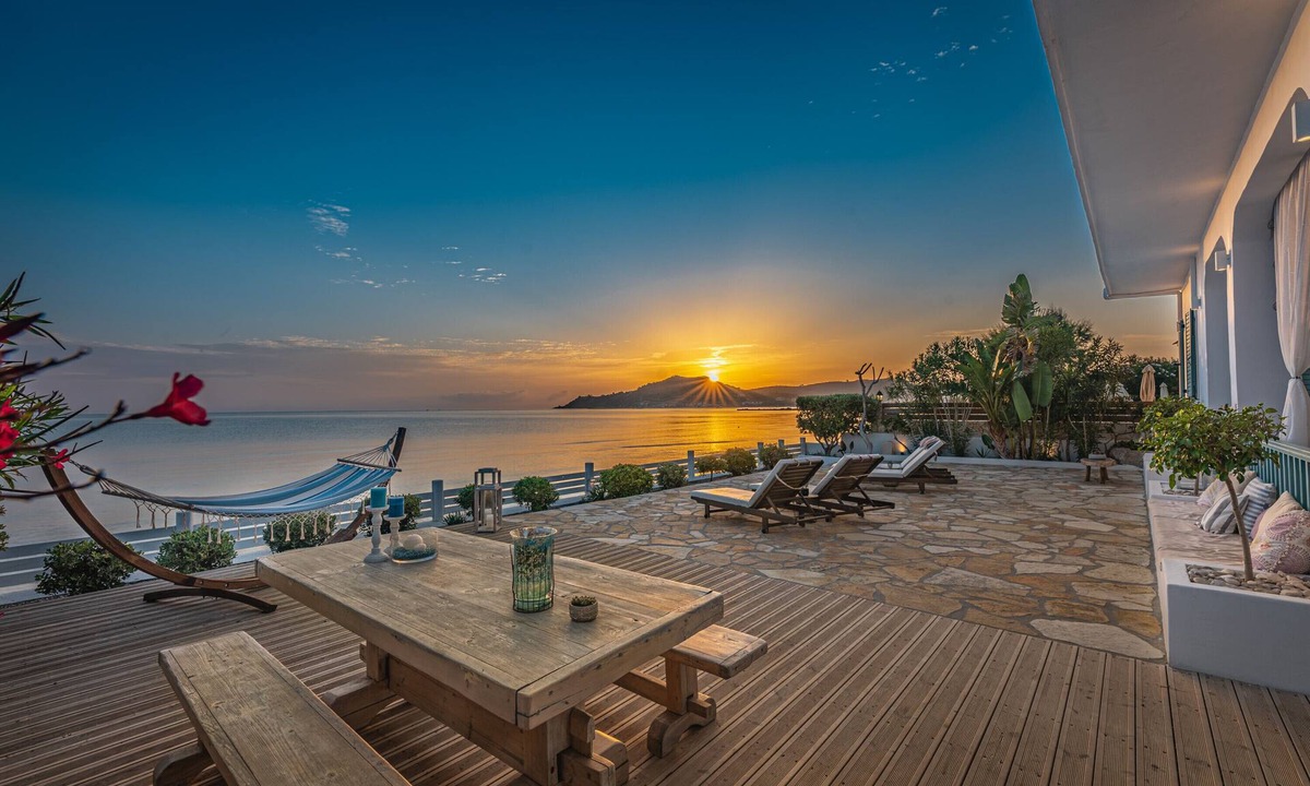 Alykes House | Anemos 3 Bedroom Beach House