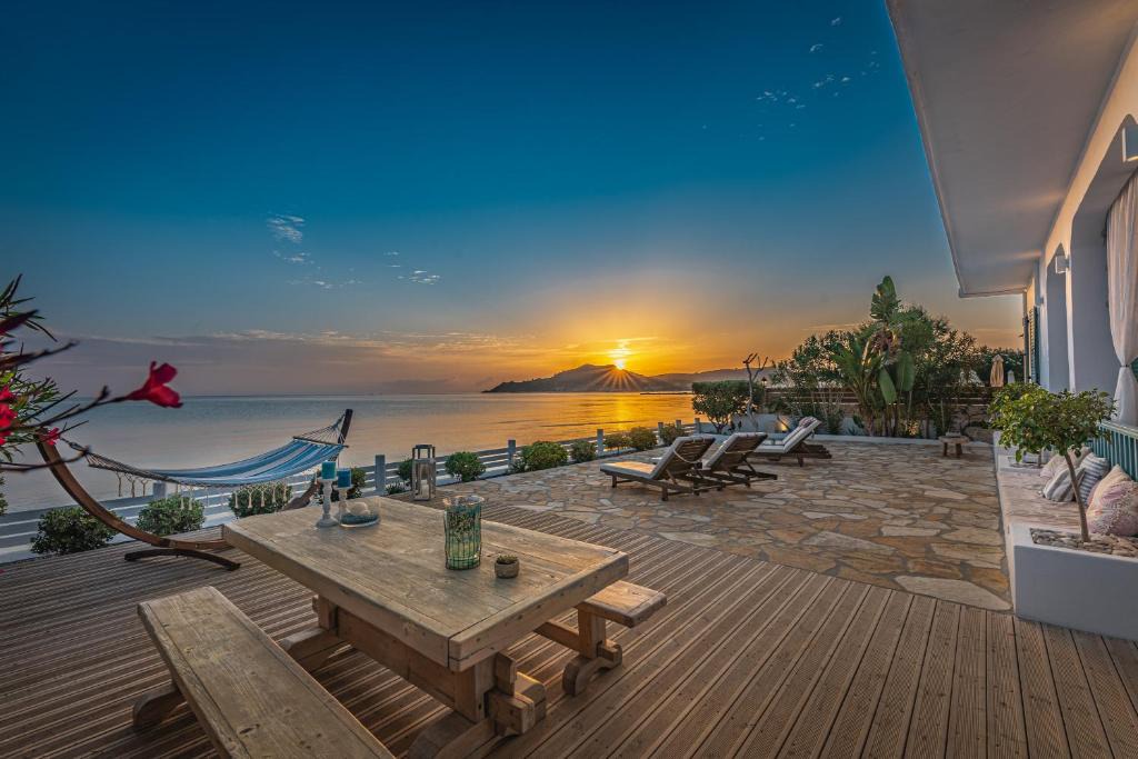 Alykes Villa | Anemos Beach House, by ZanteWize
