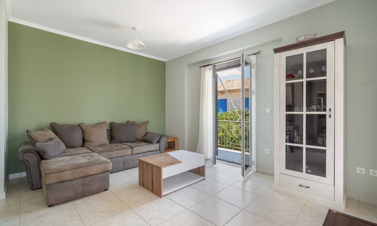 Katomerion Apartment | Apartment 'By The Sea 1' with Private Garden