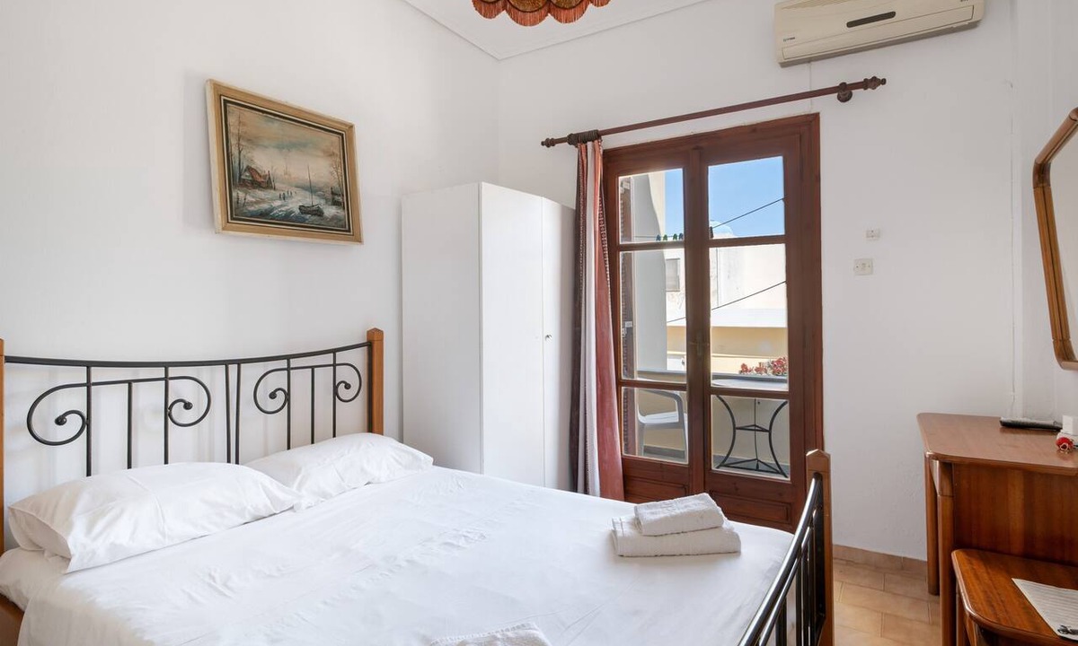 Batsi Apartment | Apartment 'Double Room with Sea View' with Shared Garden and Wi-Fi