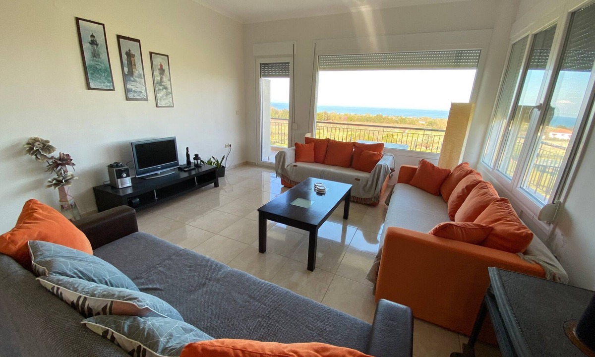 Litochoro Apartment | Apartment 'Olyvia' with Sea View, Wi-Fi and Air Conditioning