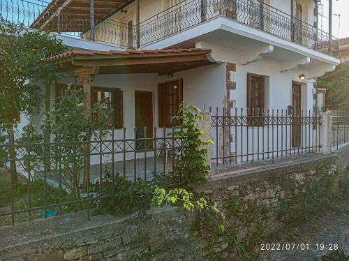 Sipiada House | Archontiko Taxiarches Kymi Evia