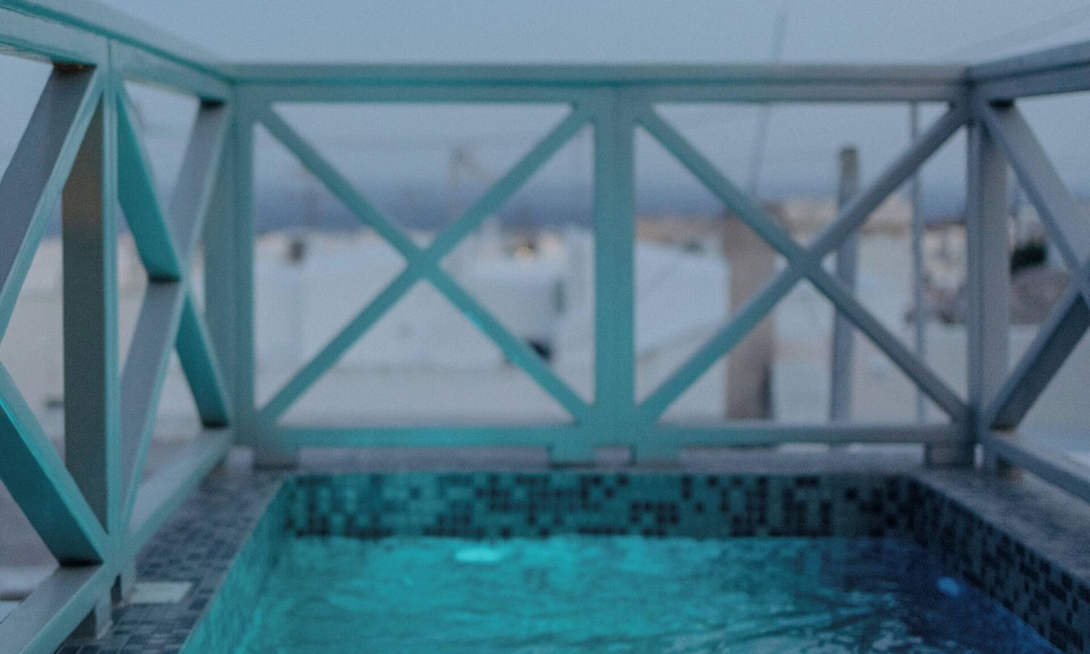 Emporio Apartment | Argyro's IO: Panoramic house with jacuzzi.