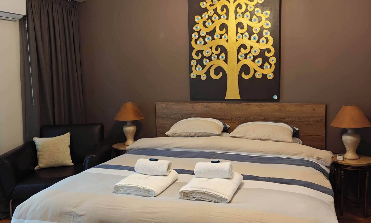 Goudi Apartment | Art Interior Apartment in Athens next to Metro Stations & All Hospitals