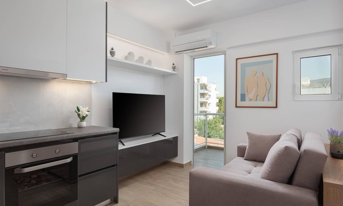 Vouliagmeni Apartment | Athenian Riviera Seaside Suite