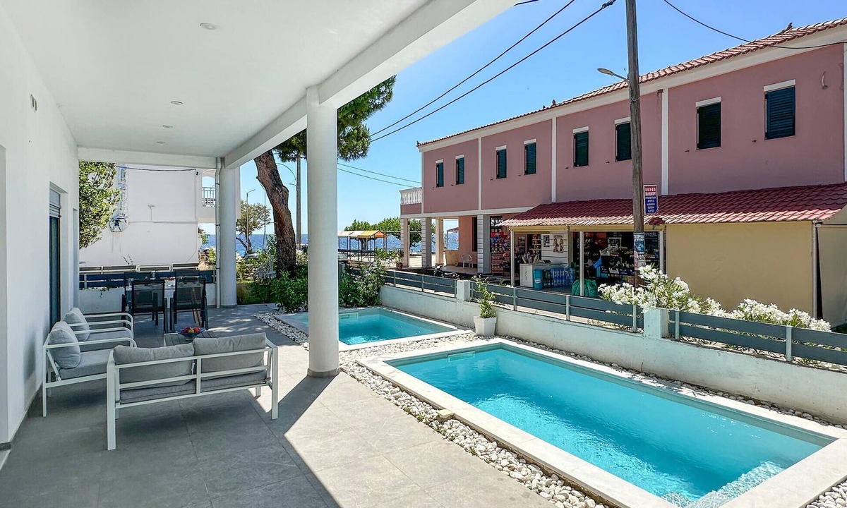Psaropouli House | Beach front home in Vasilika Evia