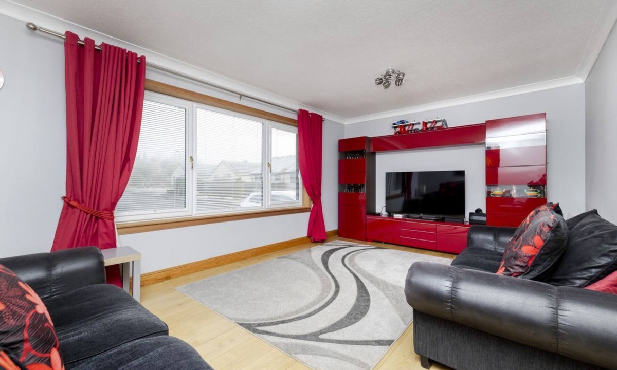 Pitlochry Apartment | Beautiful House with Garden in Pitlochry