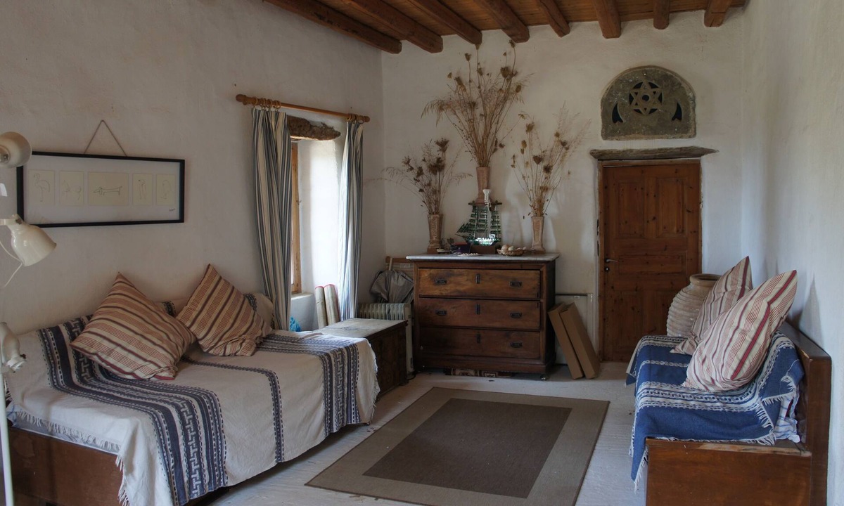 Ydrousa House | Beautiful, quiet, farmhouse on island of Andros, Greece