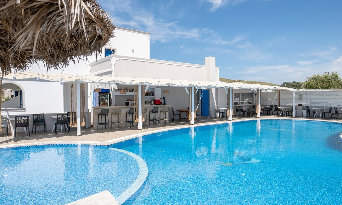 Agios Georgios Bed & Breakfast | Bed and Breakfast 'Deluxe Apartment Split Level Hot Tub - Sleeps 5'