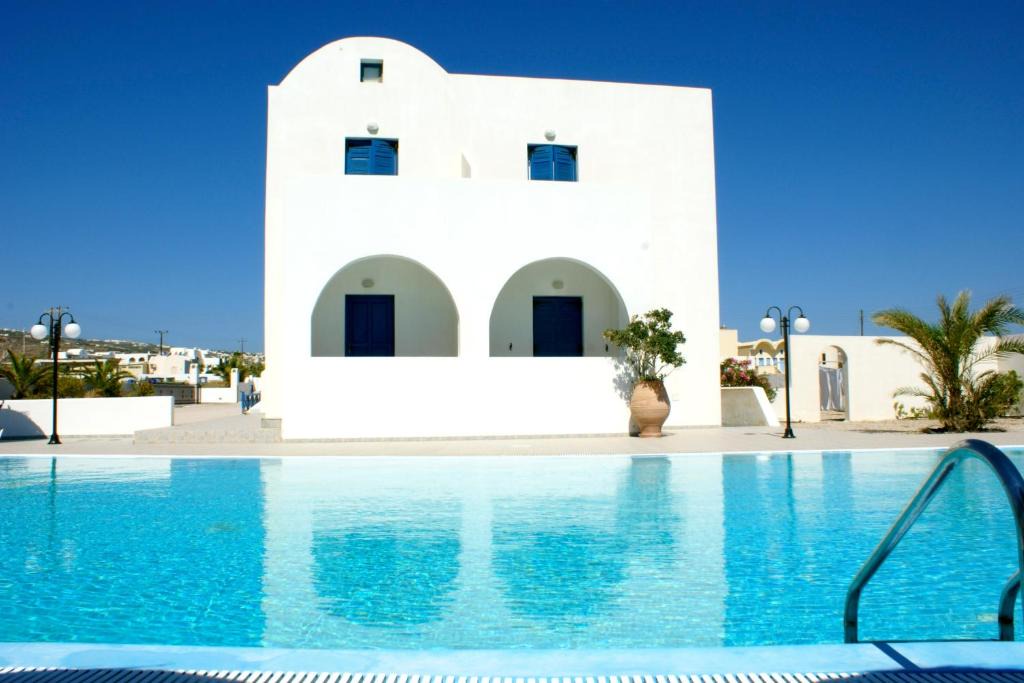 Agia Paraskevi Hotel | Blue Bay Villas