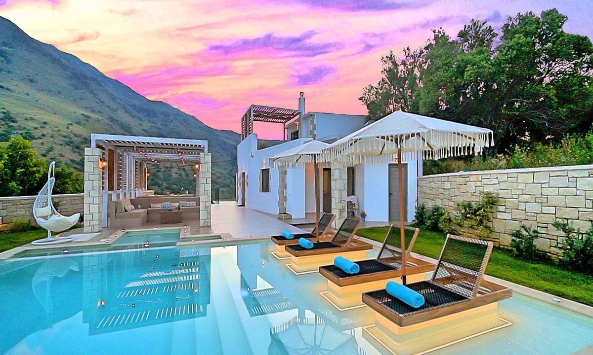 Kavallos House | Blue Lake Villa Beheizter Pool by Interhome
