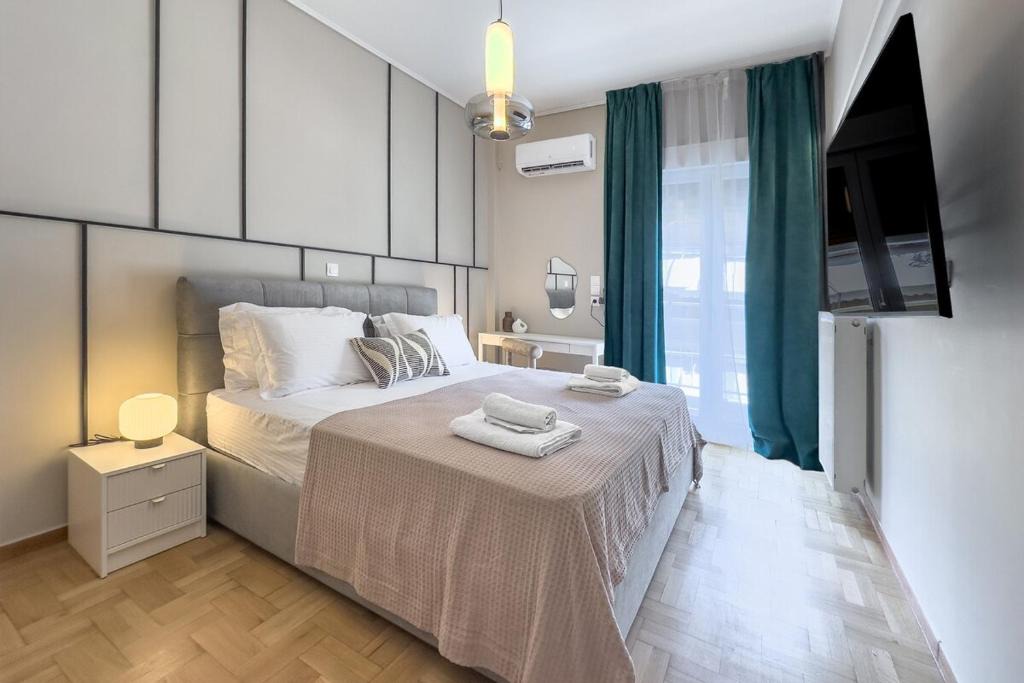 Filopappou Apartment | Boutique Athens Flat in Koukaki, Walk to Acropolis