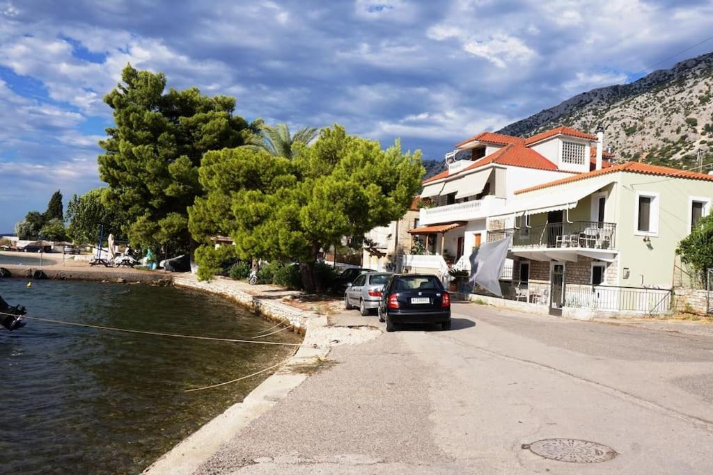 Astakos House | By the sea