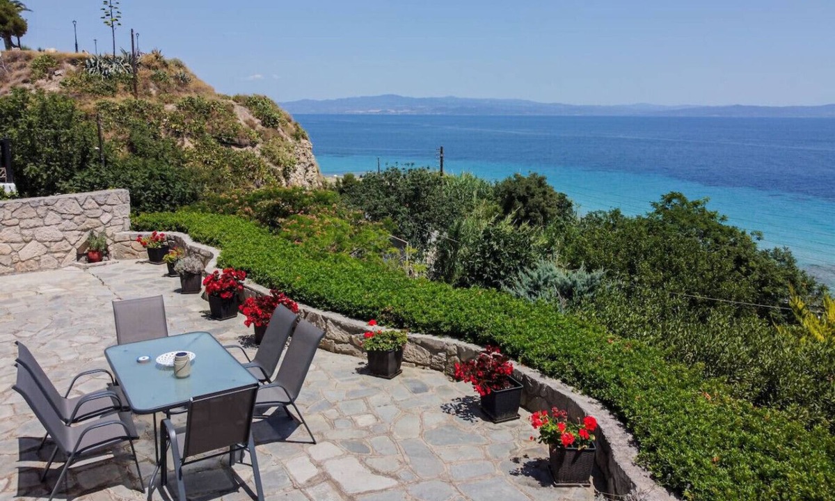 Afytos House | Casa Nikolea by RentalsPro - Afytos Halkidiki