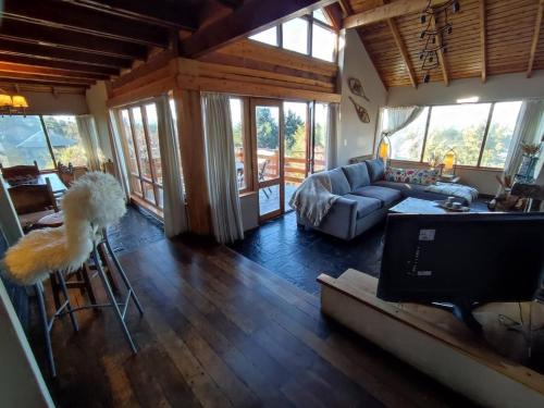 San Carlos de Bariloche Ski Chalet | Casa Suiza, vistas panorámicas al lago, ciudad y montañas !