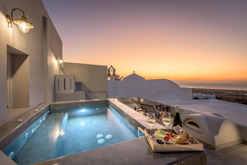 Finikia House | Casa Vicenza - Private house with Jacuzzi and Aegean View
