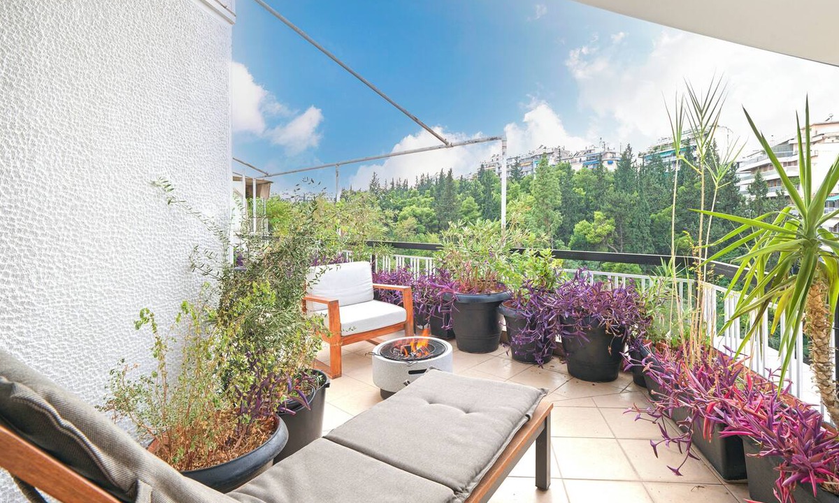 Pangrati Apartment | Central Pagrati Apartment with Park View Balcony - opp Pangrati Grove