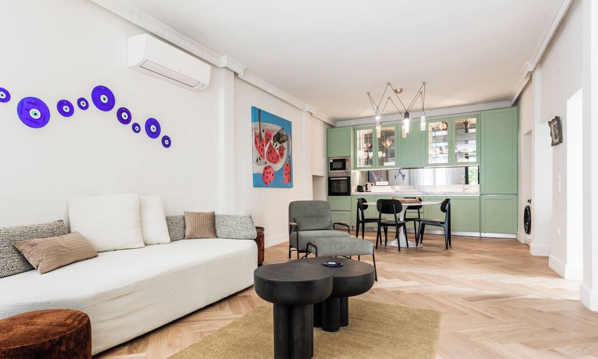 Psirri Apartment | Chic & Central Athenian Apartment! EV4