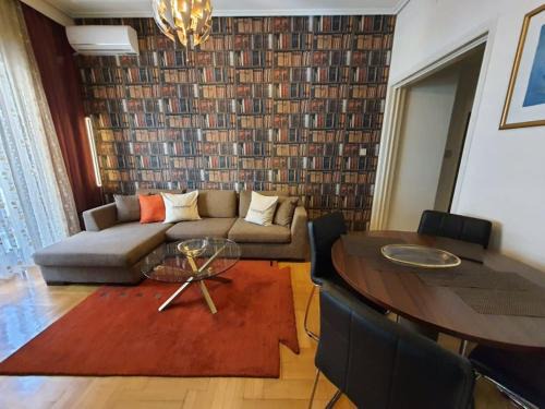 Larissa Apartment | CityHome2
