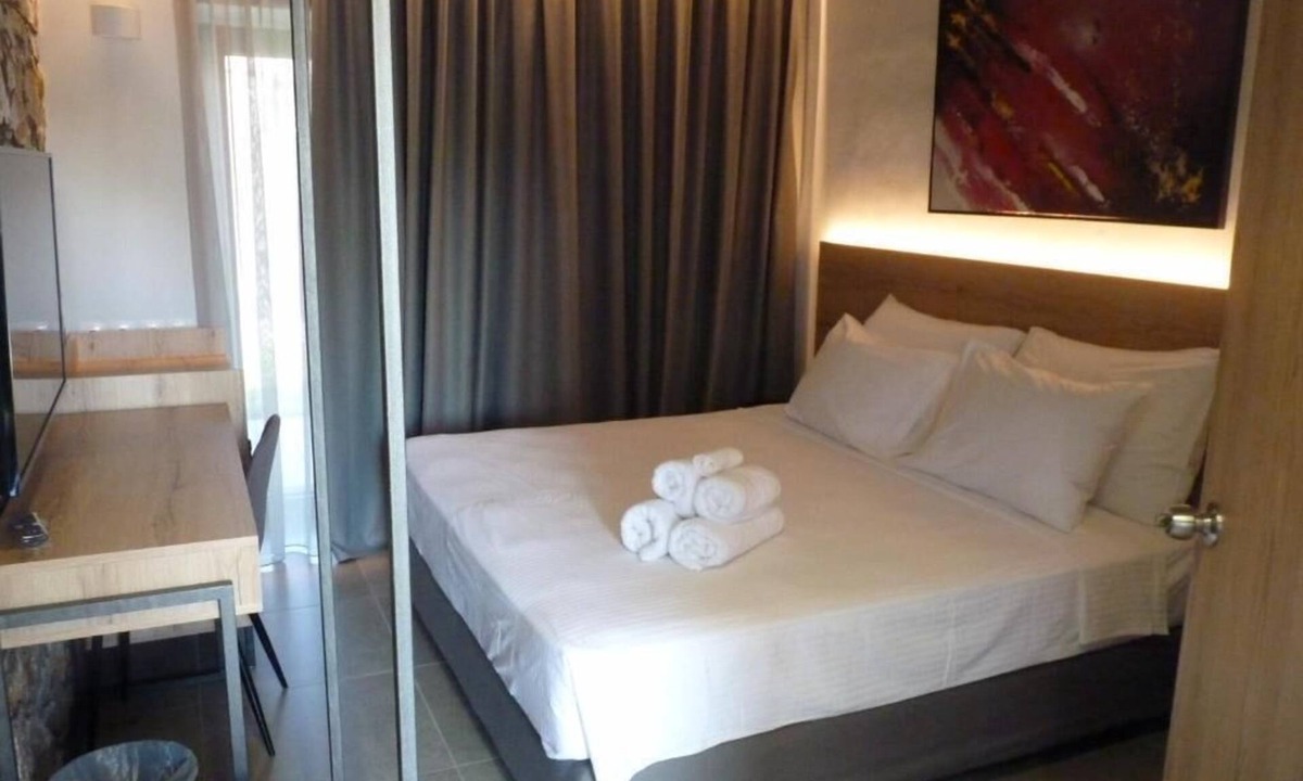 Larissa Bed & Breakfast | Comfort Suites and Rooms