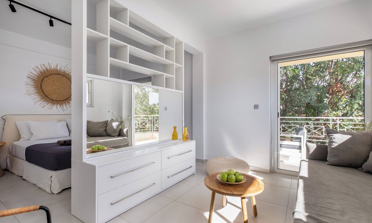 Vouliagmeni Apartment | Cozy One-Bedroom Vouliagmeni