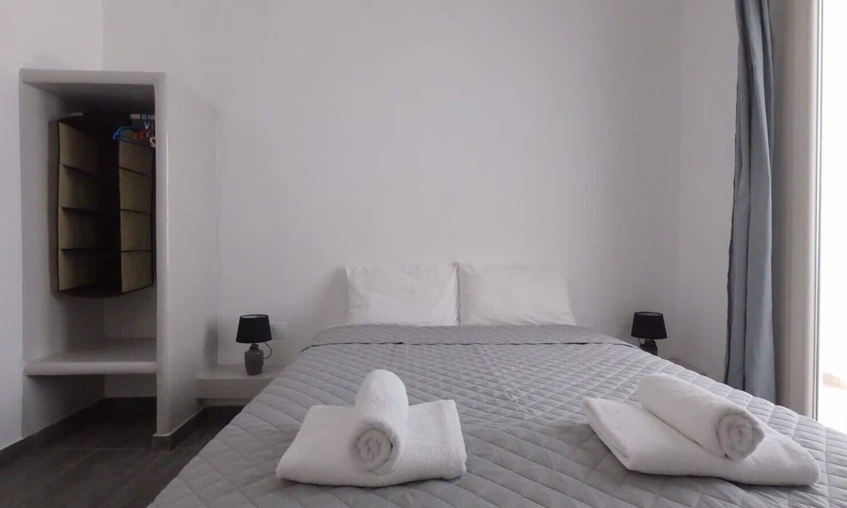 Perissa Apartment | Deluxe 4 persons Studio 30 meters from Perissa Beach