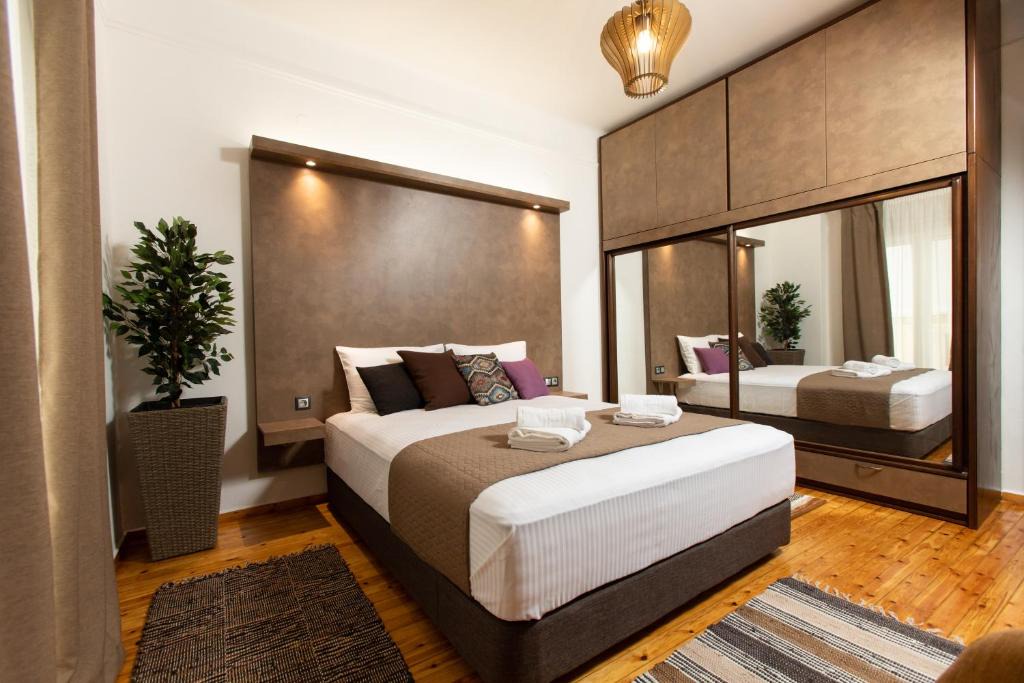 Thessaloniki City Centre Apartment | Downtown Luxury Boutique Suites - the grand suite