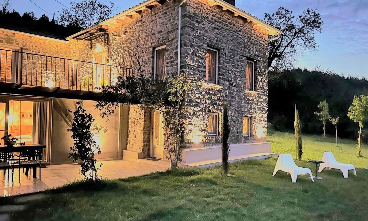 Ithomi House | En kanalion