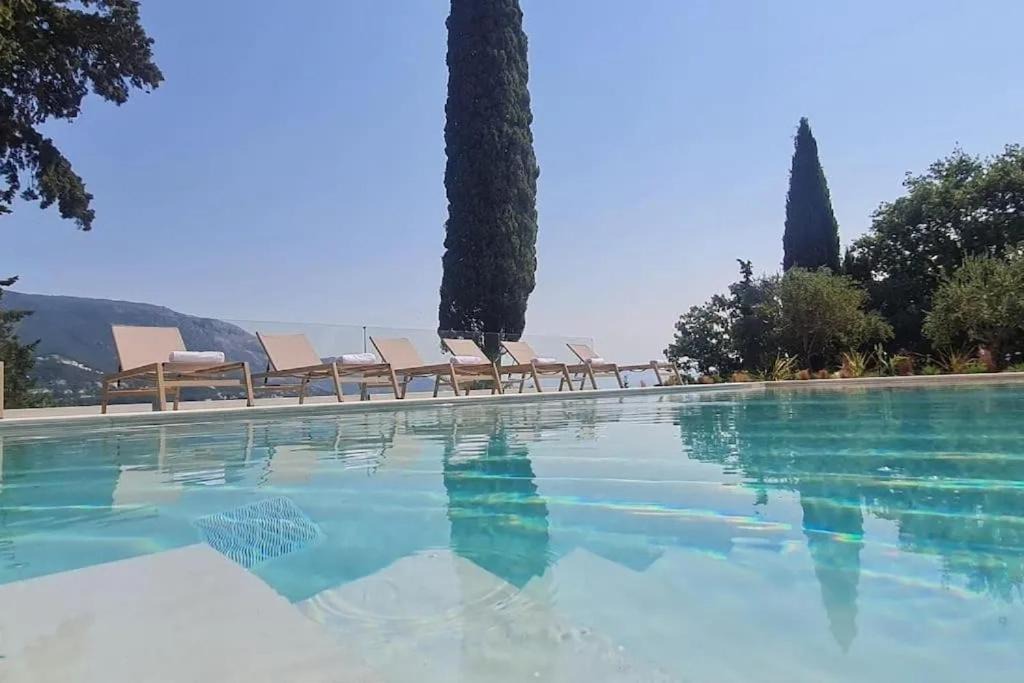 Dassia House | Entire villa in Ypsos - 10 guests - Private Villa