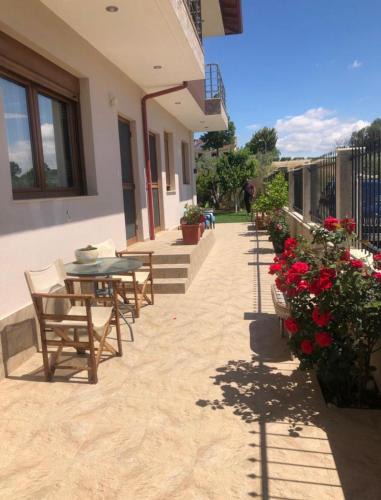 Paralia Dionysiou Apartment | Guesthouse Dimitra
