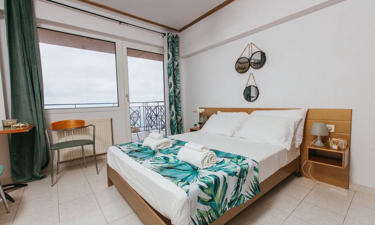 Karitsa Hotel | Happy Days Hotel Christina