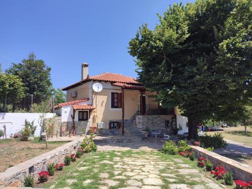 Kissos Villa | Harikleia & Maria Kefala's Land