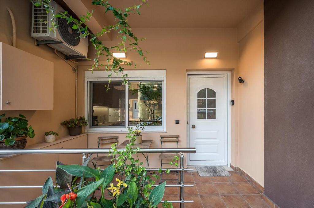 Nea Alikarnassos Apartment | Herophile apartment close to airport & city center