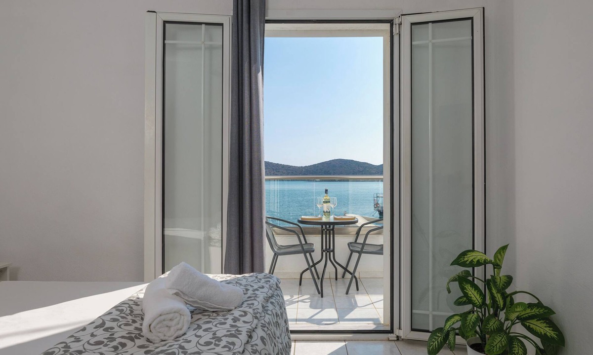 Elounda Apartment | Hiona Seaside