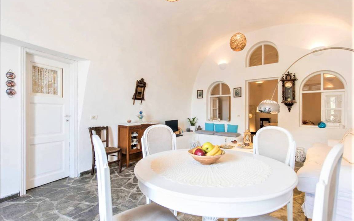 Santorini Hostel | Hostel ∙ 8 guests