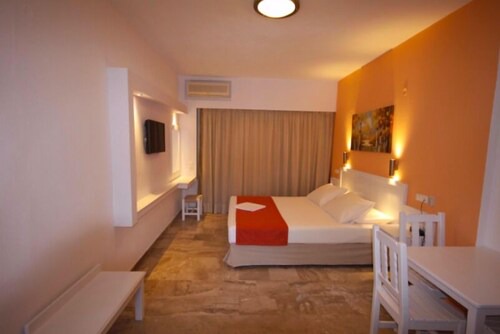 Troulos Apartment | Hotel Korali - Superior Studios