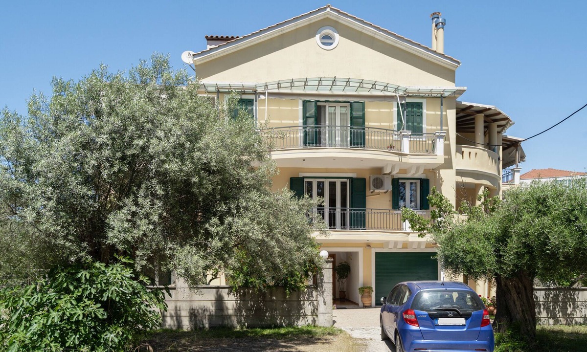 Lefkada Town Apartment | Jennifer's Apartments Lefkada – Comfortable Stay with City Views