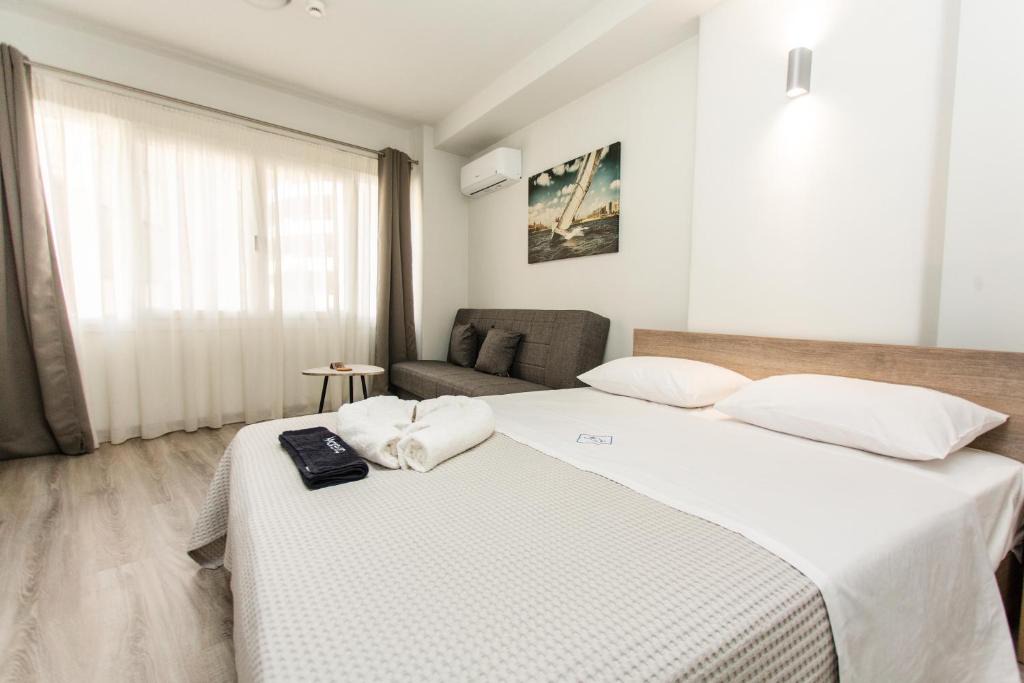 Vardaris Apartment | John Central Suites