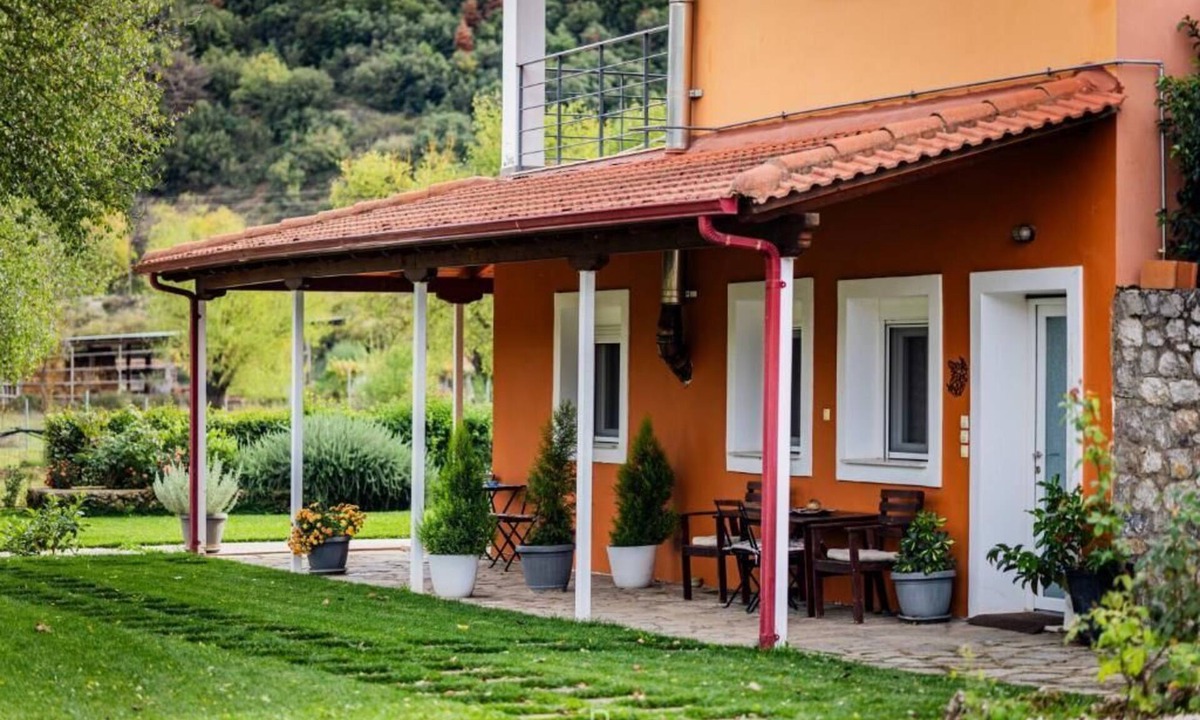 Kalavrita Apartment | Kalavrita Milodesi Country House with Fireplace