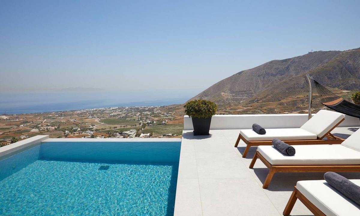 Pyrgos Villa | Kamini 2 bedroom ultra luxury villa with pool and views