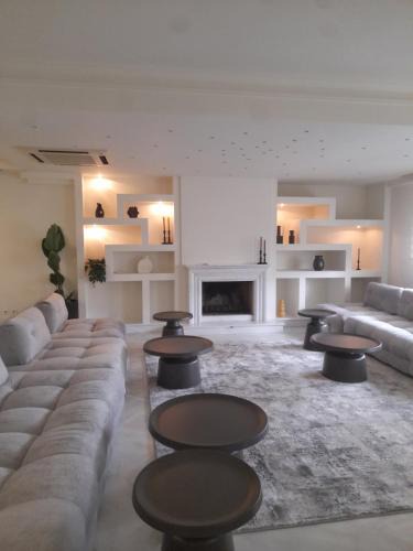 Larissa Apartment | Kings and Queens 1